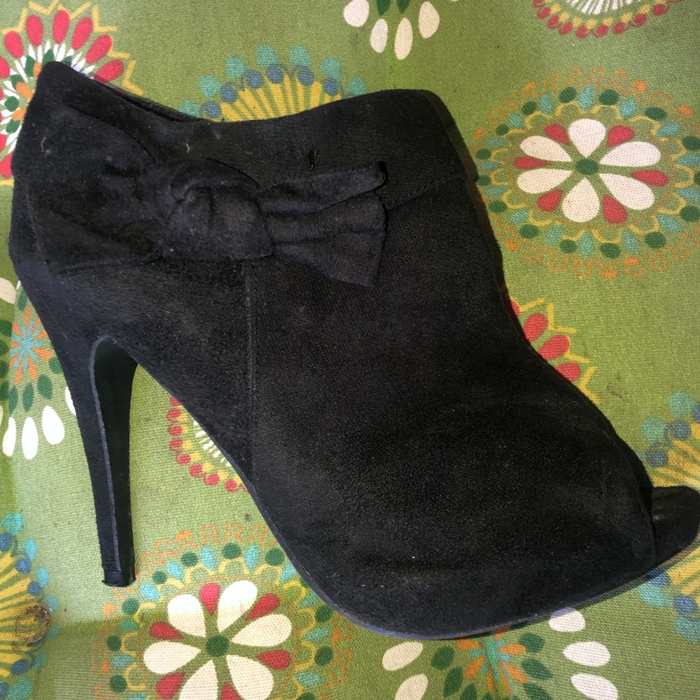 Women’s Ankle booties